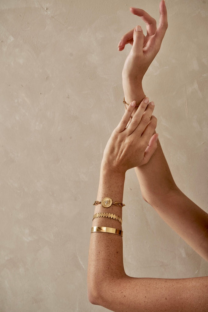 SIGNATURE BRACELET COLLECTION
