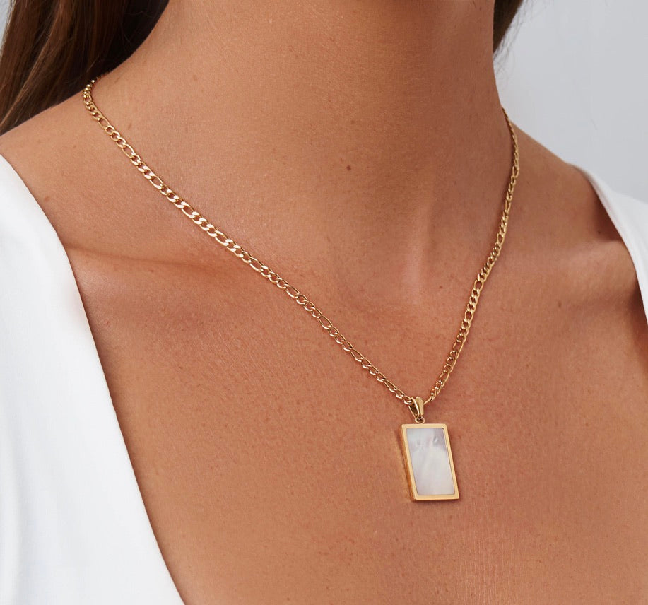 LA FEMME NECKLACE COLLECTION