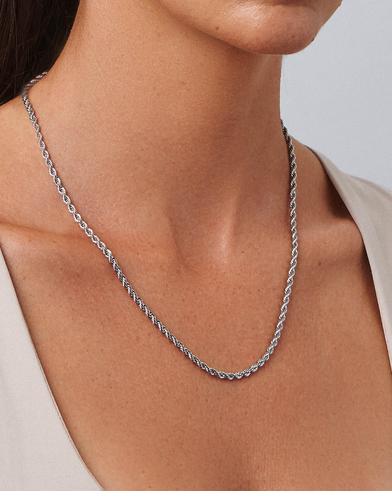 LA FEMME NECKLACE COLLECTION