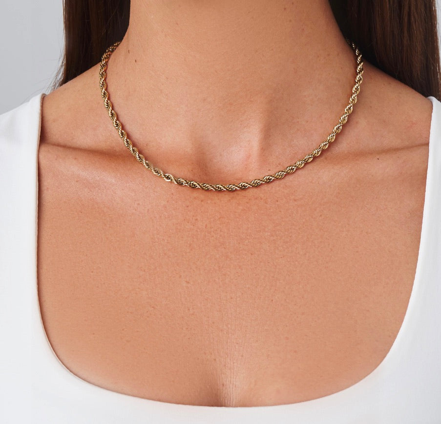LA FEMME NECKLACE COLLECTION