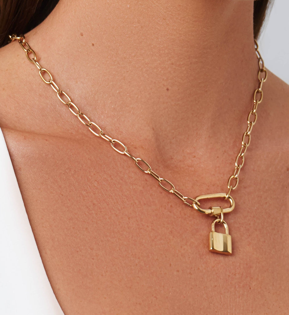 LA FEMME NECKLACE COLLECTION