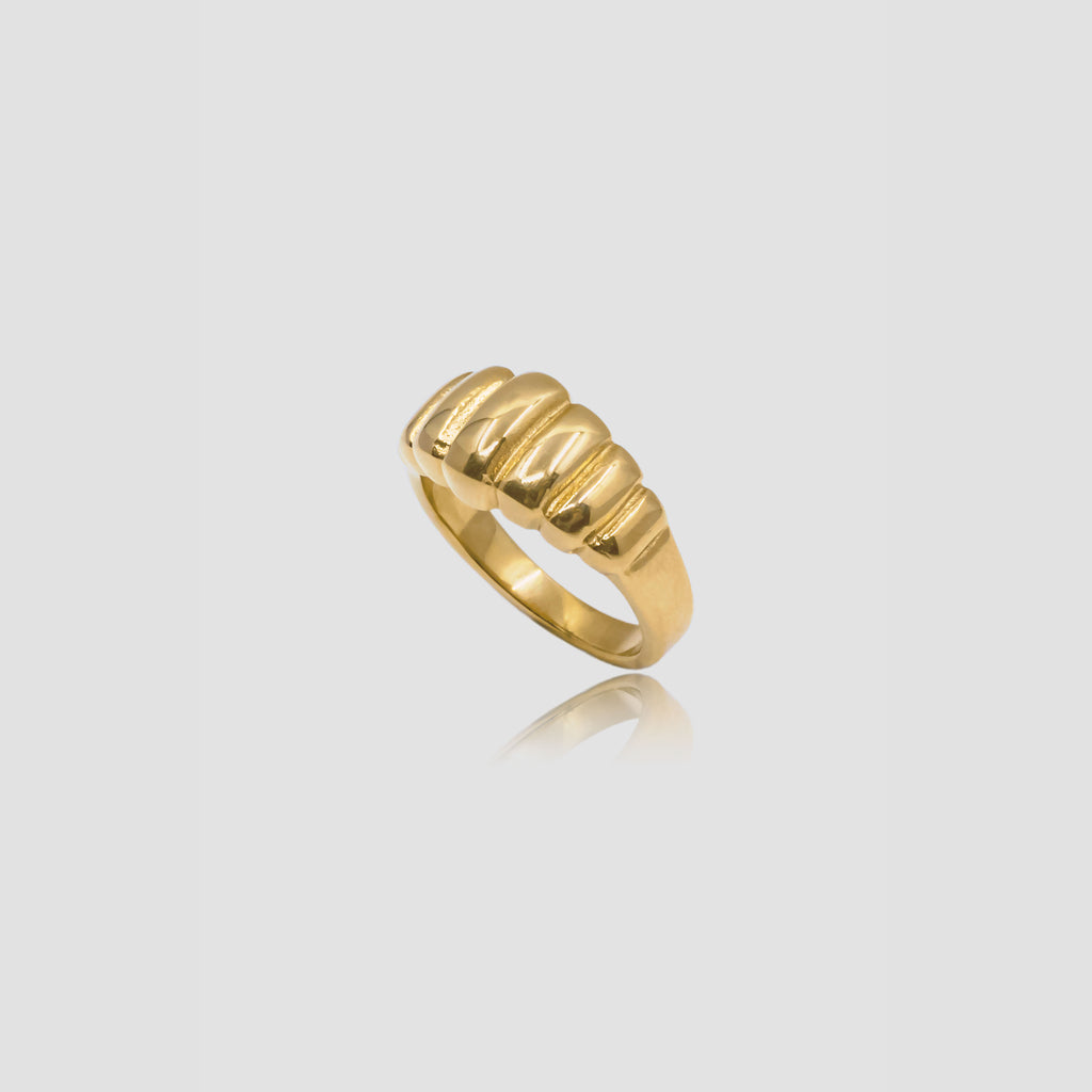 LA FEMME RING COLLECTION