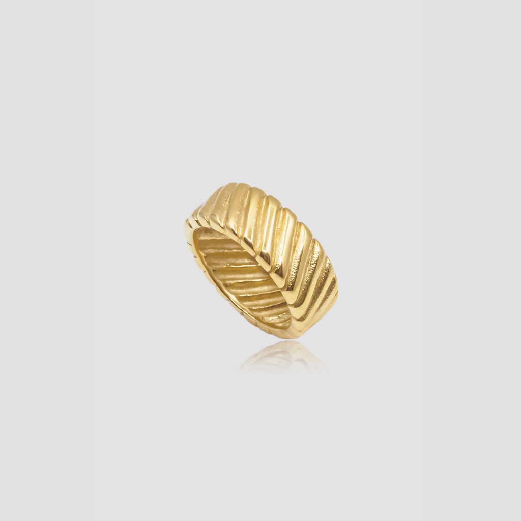 LA FEMME RING COLLECTION
